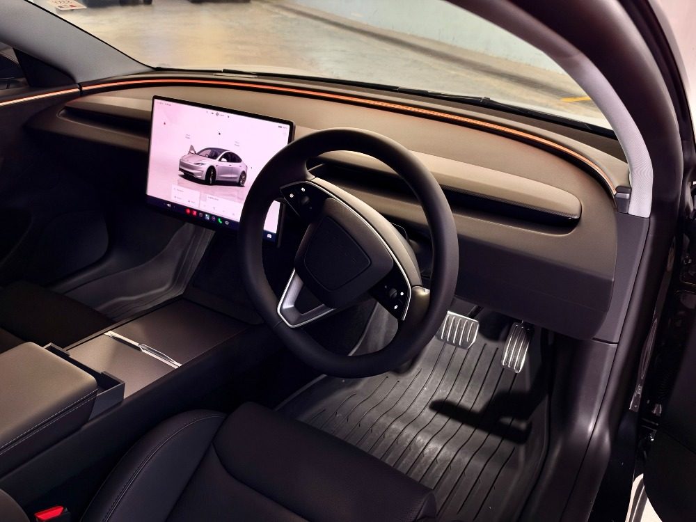 2025 特斯拉 Model 3 Performance 車輛相片 3