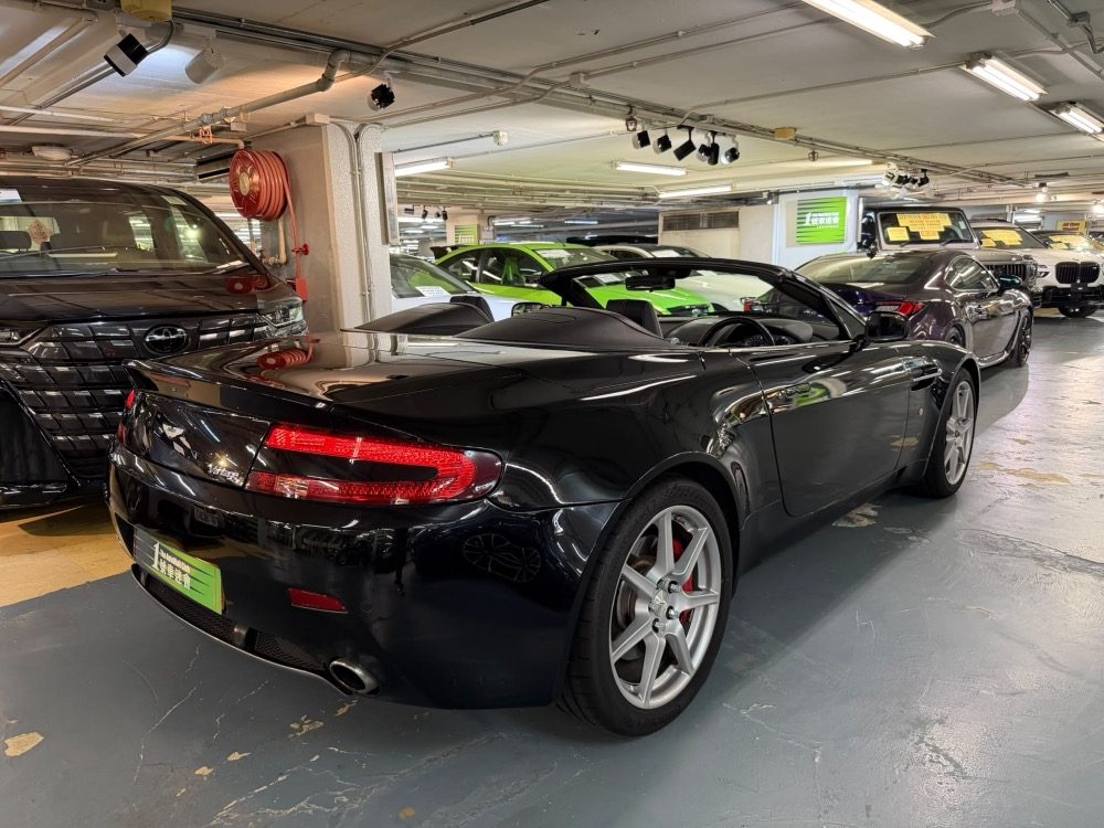 2012 阿士頓馬田 Vantage V8 Roadster 車輛相片 2