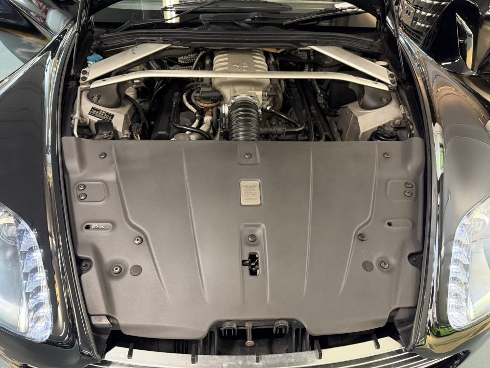 2012 阿士頓馬田 Vantage V8 Roadster 車輛相片 8